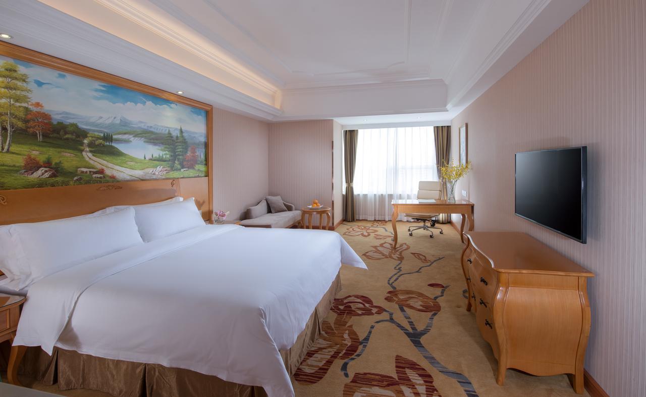 Vienna Hotel Chaoyang Nanning Exterior foto
